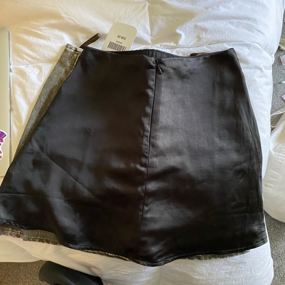 White fox boutique "Ellery Mini Skirt Black" ; mini silk skirt - Picture 2 of 5